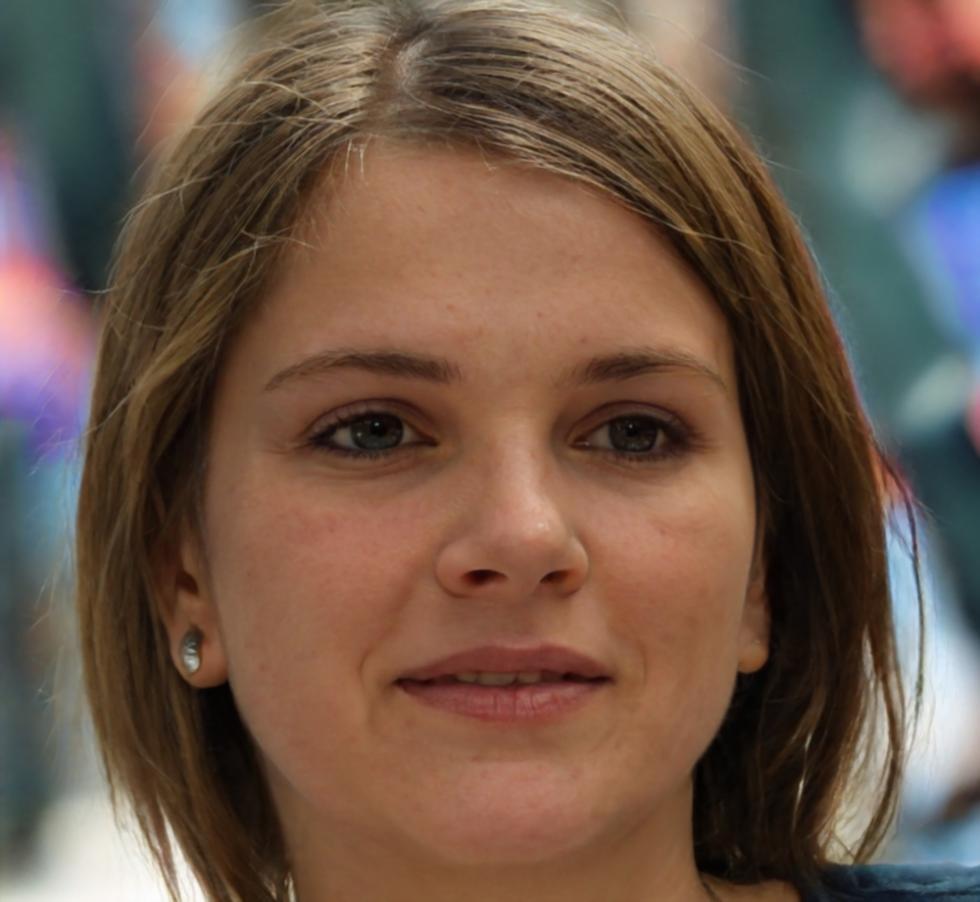 Portrait de Célestine Rousseau, conseillère financière senior